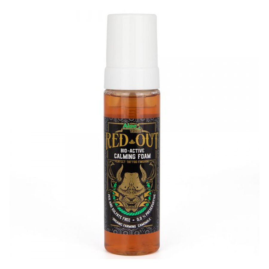 Bottiglia di Red Out schiuma bioattiva 220ml su sfondo bianco