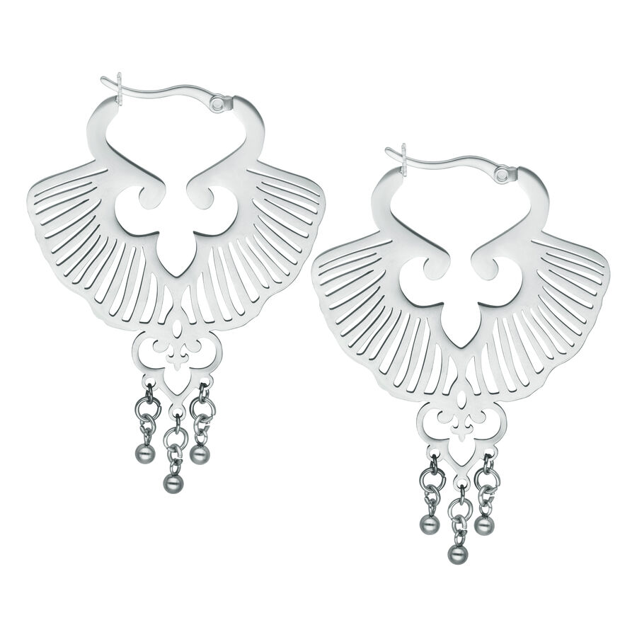 Orecchini a forma di foglia di Ginkgo in argento con chiusura a scatto su sfondo bianco