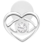 Labret de corazón plateado con cristal brillante sobre fondo blanco
