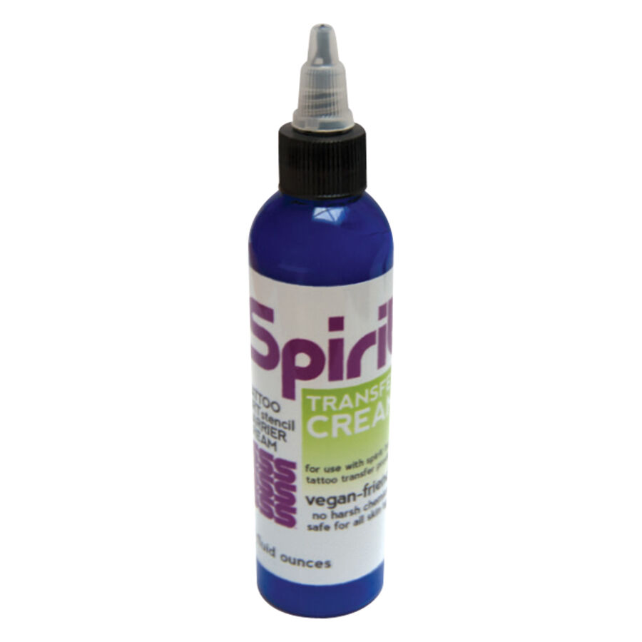 Bottiglia blu di Spirit Transfer Cream con etichetta bianca su sfondo bianco