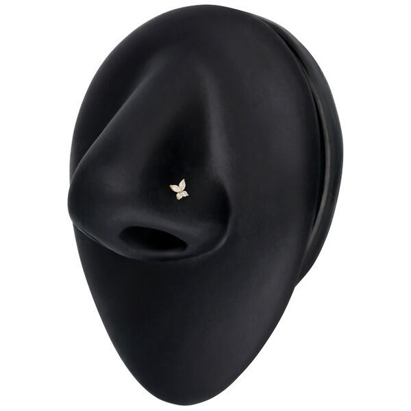 Nostril en Oro 14K con diseño de mariposa sobre fondo negro