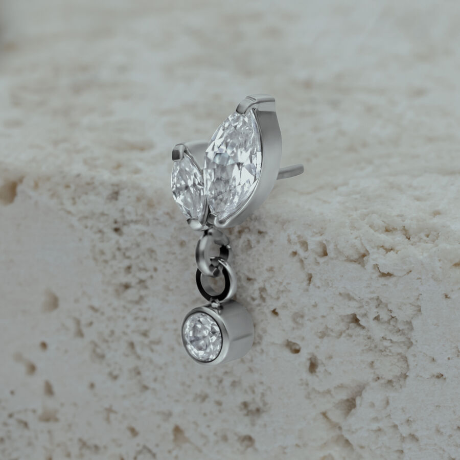 Accessorio Piercing Argento con due cristalli a forma di marquise e un cristallo pendente su pietra