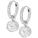 Pendientes plateados con diseño trenzado y cristales brillantes sobre fondo blanco