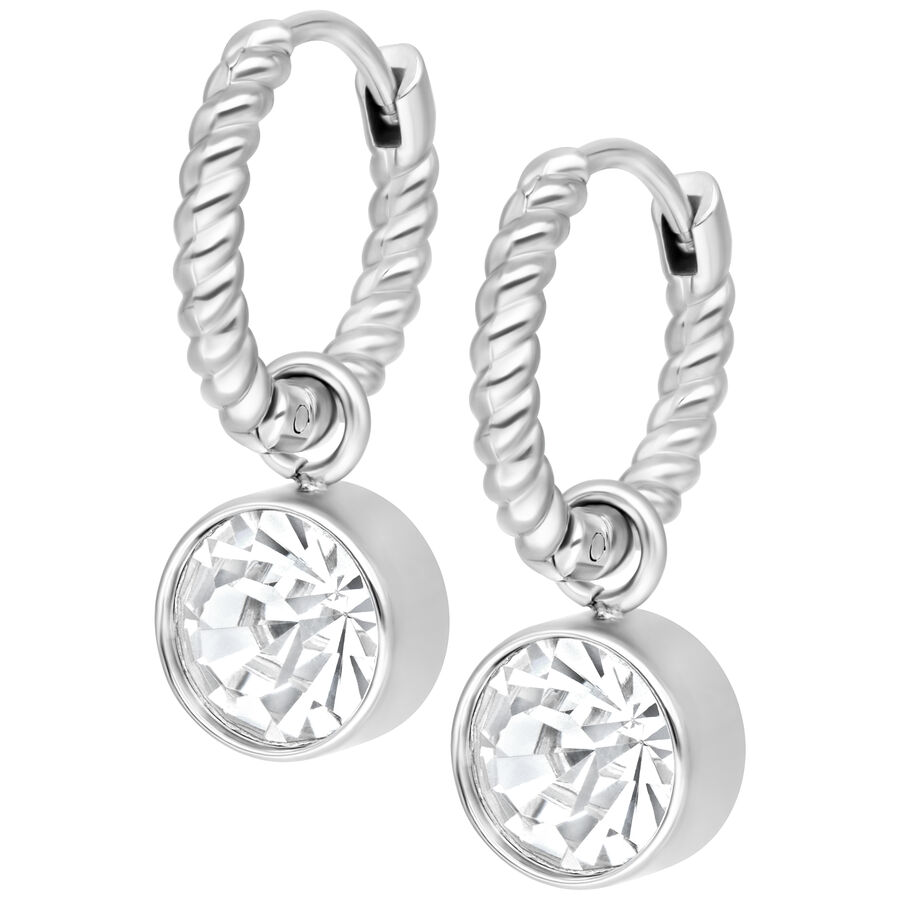 Pendientes plateados con diseño trenzado y cristales brillantes sobre fondo blanco