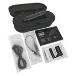 HAWK PEN Unio en estuche negro con cables y accesorios sobre fondo blanco