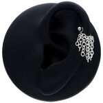 Schwarze Tassle Piercingkette aus Silber am Ohr, 20mm Länge
