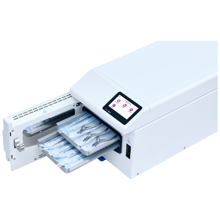 Sterilizzatore bianco con vano aperto, touchscreen e sacchetti di sterilizzazione