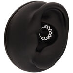 Clicker piercing argento con cristalli su modello di orecchio nero