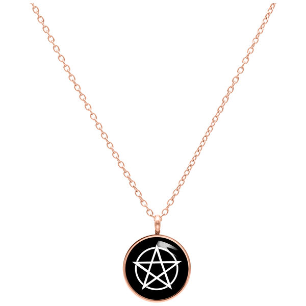Collana pentagramma in acciaio chirurgico in oro rosa su sfondo bianco