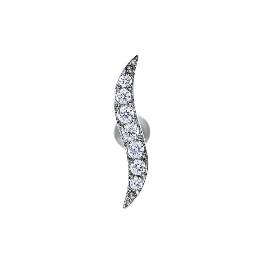 Earbarbell in argento con cristalli in titanio su sfondo bianco