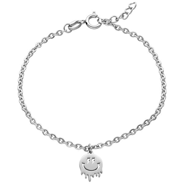 Braccialetto in argento con piccolo ciondolo smiley su sfondo bianco