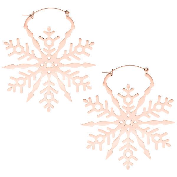 Dos pendientes de copo de nieve en oro rosa de acero inoxidable sobre fondo blanco