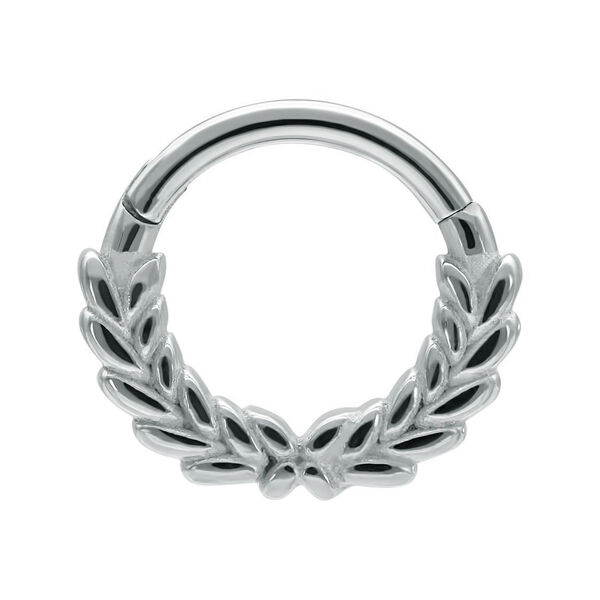 Silberner Wreath Clicker Piercingring auf weißem Hintergrund
