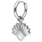 Orecchini in acciaio inox argento con design opale su sfondo bianco