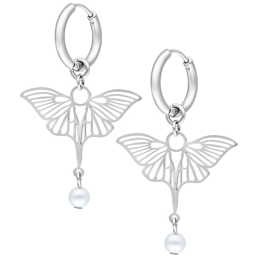 Due orecchini a libellula in argento con pendente di perla su sfondo bianco
