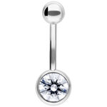 Bananabell argento con pietra cristallina, lunghezza 12 mm su sfondo bianco