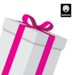 Weiße Geschenkbox mit pinkem Band und Wildcat-Logo auf schwarzem Hintergrund