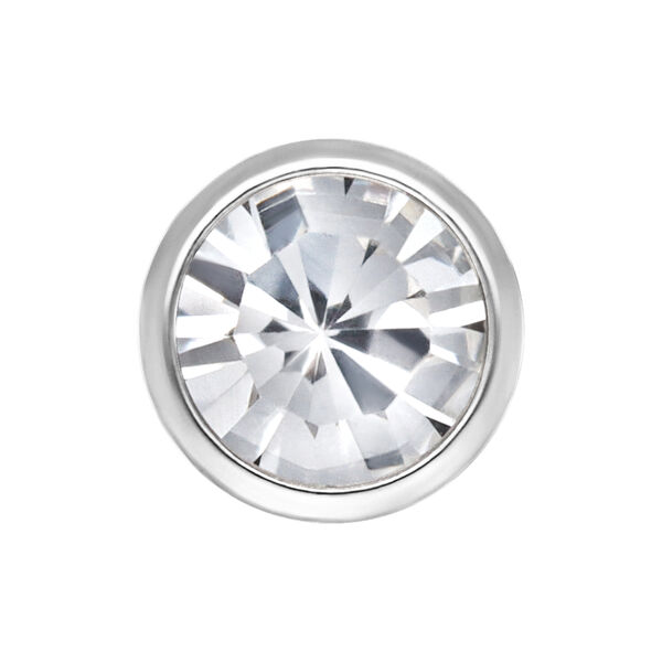 Accesorio de piercing de cristal claro de titanio sobre fondo blanco