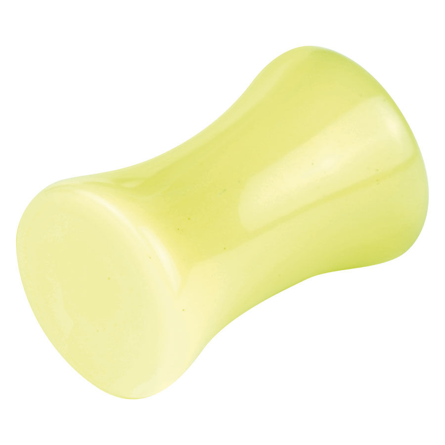Gelber Neon Double Flared Plug aus Acryl auf weißem Hintergrund