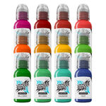 Nove bottiglie di inchiostri per tatuaggi World Famous Ink in diversi colori su sfondo bianco