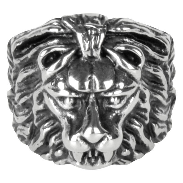 Silberner Ring mit Löwenkopf-Design auf neutralem Hintergrund