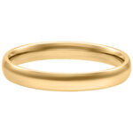 Schlichter goldener Ring aus Chirurgenstahl, 17,0 mm Größe, auf weißem Hintergrund