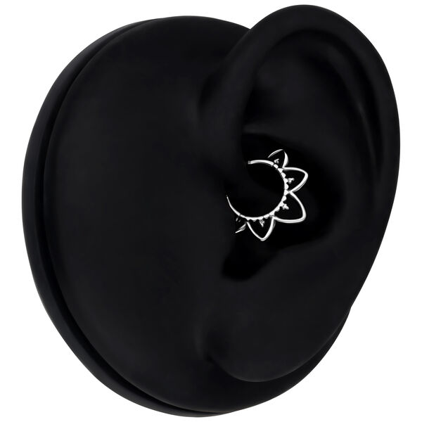 Clicker de septum plateado con cristales en modelo de oreja negra
