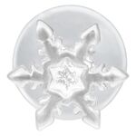 Labret in metallo con fiocco di neve argento su sfondo bianco