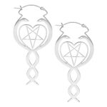 Dos aros Nagini plateados con diseño de serpiente y pentagrama sobre fondo blanco