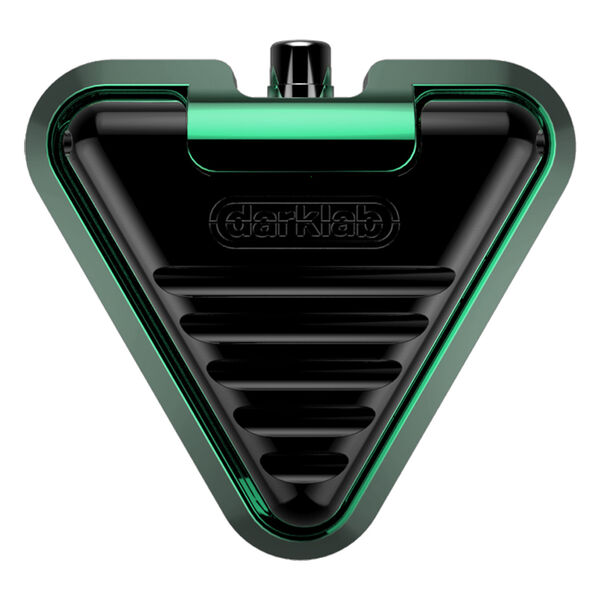 Pedal de pie Delta negro y verde de aluminio sobre fondo blanco