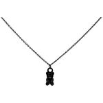 Collana nera con ciondolo a forma di orsetto gommoso in acciaio chirurgico su sfondo bianco
