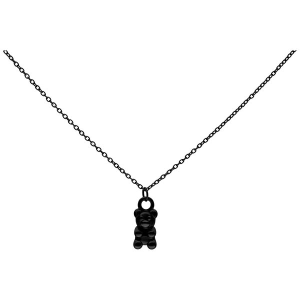 Collar negro con colgante de osito de goma de acero quirúrgico sobre fondo blanco
