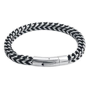 Viper Armband aus Nylon und Chirurgenstahl Schwarzes und silbernes Armband aus Nylon mit Edelstahlverschluss auf weißem Hintergrund