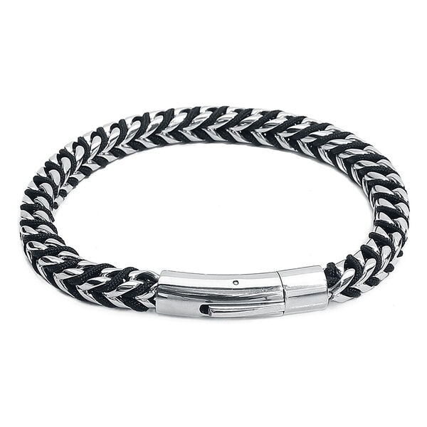 Bracciale nero e argento in nylon con chiusura in acciaio su sfondo bianco