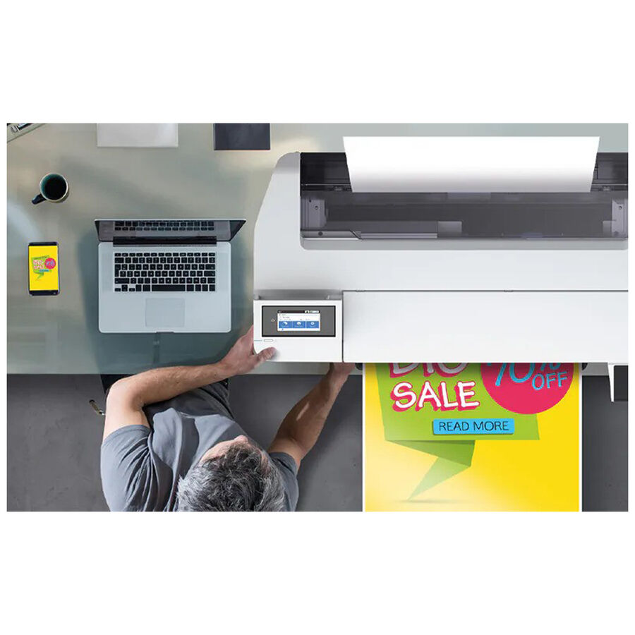 Stampante di grande formato Epson SureColor SC-T3100x su scrivania con laptop e stampa a colori
