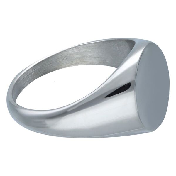 Anillo básico de acero quirúrgico 316L plateado sobre fondo blanco
