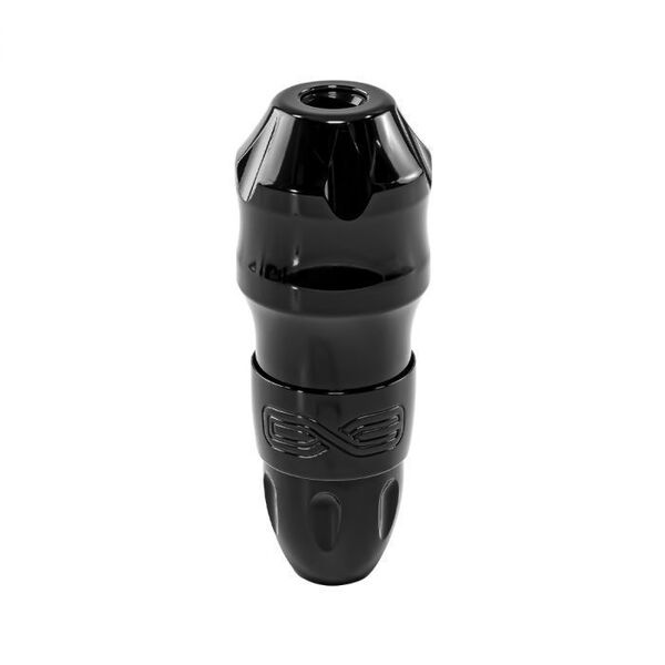 Máquina de tatuar FK Irons EXO 3.2 mm negra sobre fondo blanco