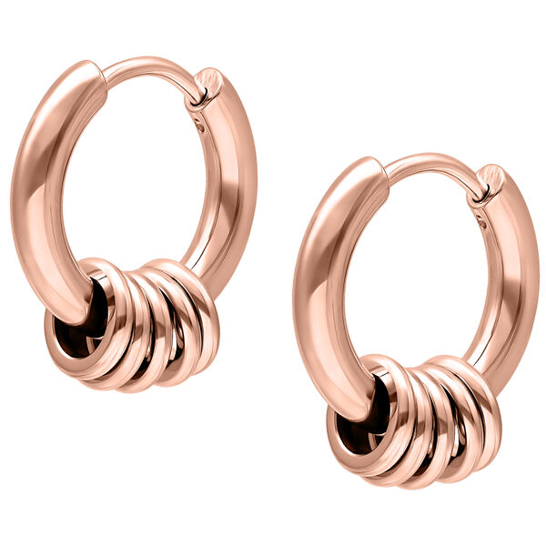 Roségoldene Ohrringe mit fünf Ringen auf weißem Hintergrund