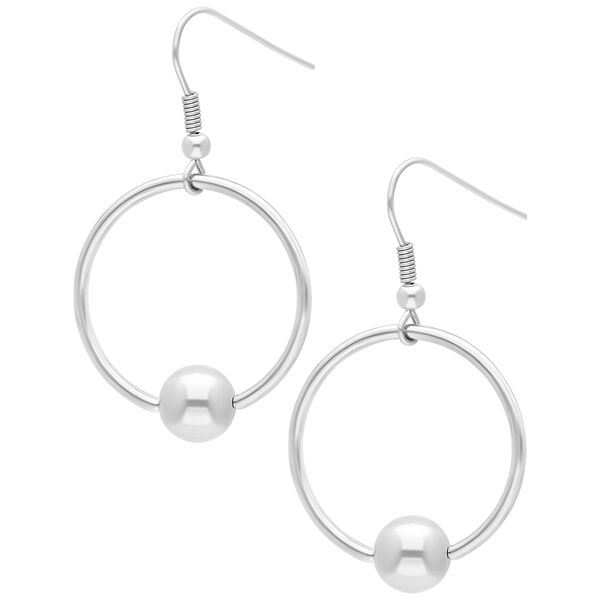 Orecchini a cerchio in argento con sfera su sfondo bianco