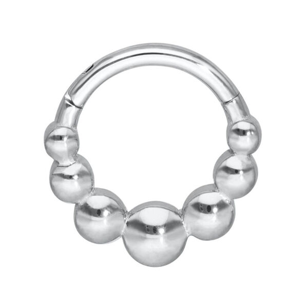 Anello piercing argento con design a sfere su sfondo bianco