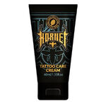 Schwarze Tube der Hornet Tattoo Pflegecreme mit 40 ml Inhalt auf weißem Hintergrund