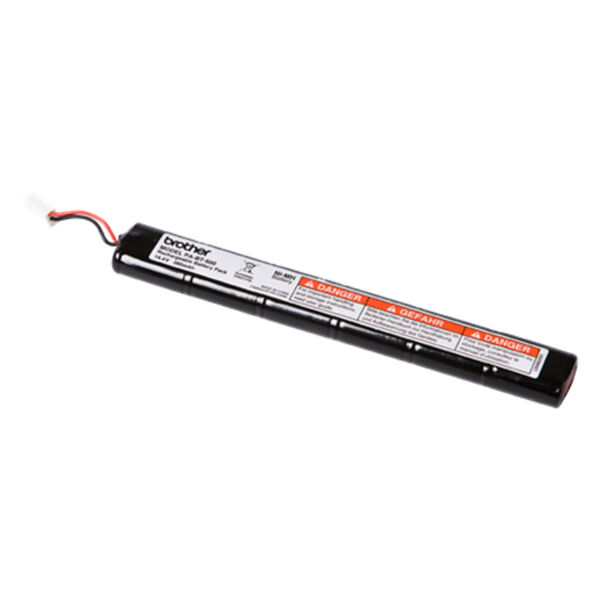 Lunga batteria nera Ni-MH per stampanti termiche Brother su sfondo bianco