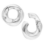 Coppia di pesi per orecchie Twisted in acciaio chirurgico argentato su sfondo bianco