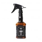 Bottiglia spray marrone con testa spray nera su sfondo bianco