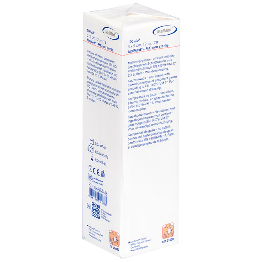 Paquete blanco de gasas no estériles de la marca MaiMed sobre fondo blanco