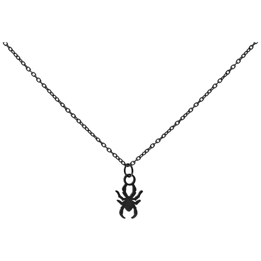 Collana nera con ciondolo a forma di ragno in acciaio chirurgico su sfondo bianco