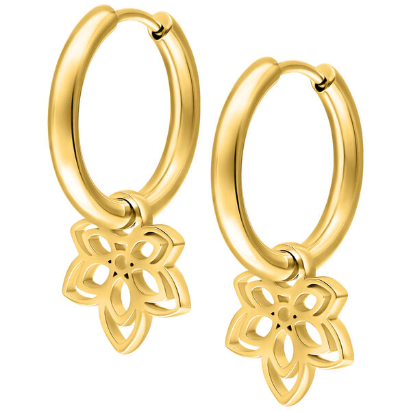 Aros de oro con colgante de flor delicada sobre fondo blanco