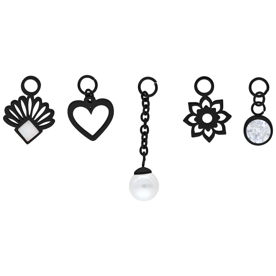 Schwarzes Bauchnabelpiercing Set mit fünf Anhängern auf weißem Hintergrund