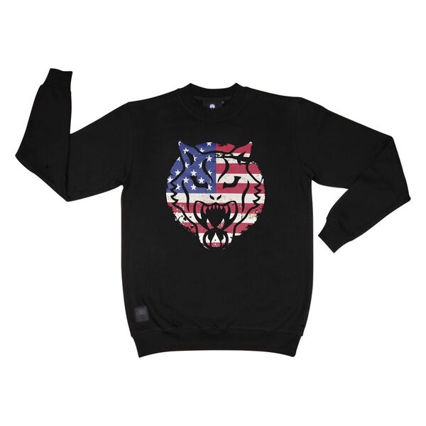 Sudadera negra, diseño de lobo con bandera de EE.UU. de fondo, sobre fondo blanco