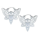 Par de aros Moth de acero inoxidable plateados sobre fondo blanco
